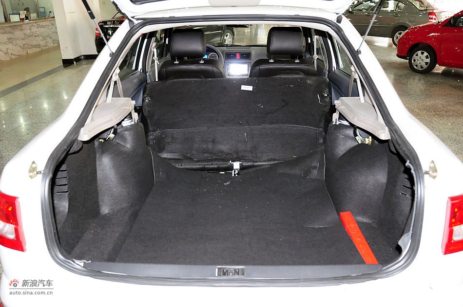 2012款旗云2实拍_旗云2座椅空间图片116035