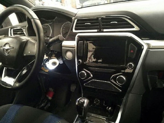 海马S3路试谍照曝光 造型独特