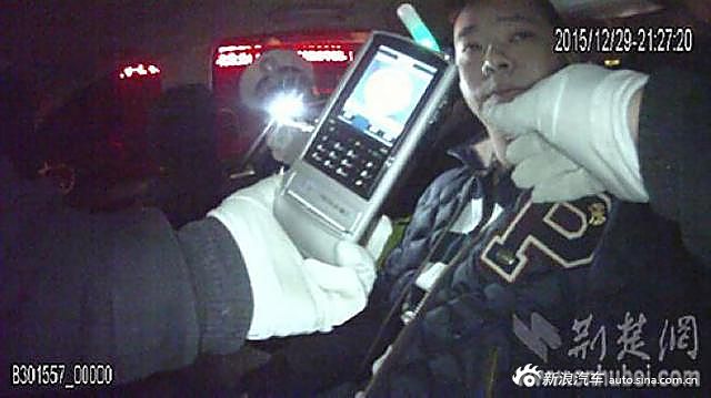 奔驰男酒驾、毒驾、私藏枪支只拘留15天?