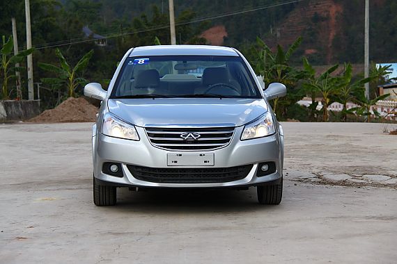 奇瑞E5自动挡与2012款QQ联袂上市