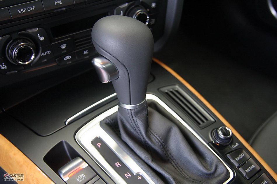 新车上市:2012款奥迪a5_13303791_汽车图库