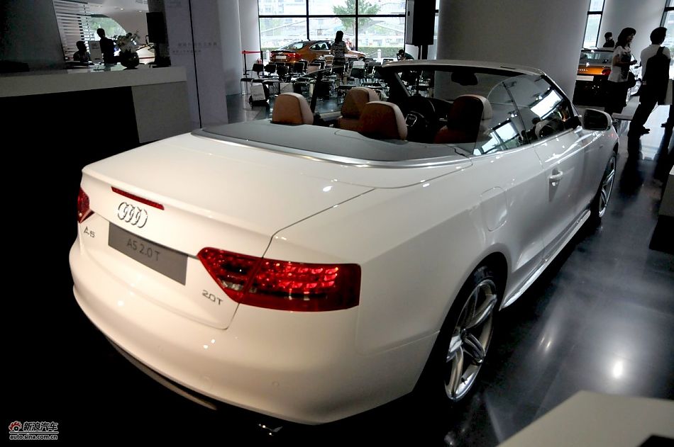新车上市:2012款奥迪A5