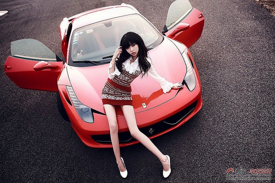 娇艳美女邂逅红色法拉利_20743813_汽车图库_新浪汽车_新浪网