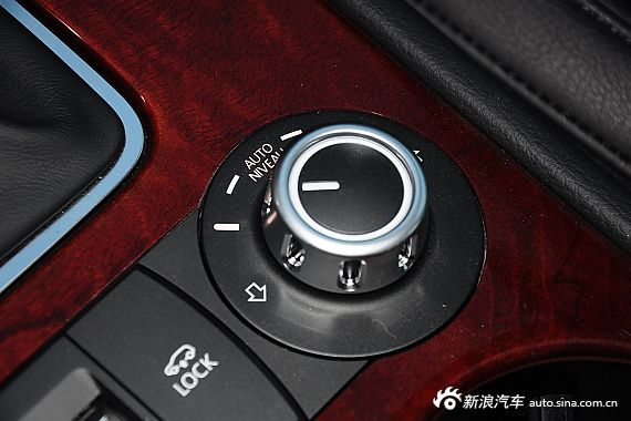 2011款途锐V6 3.0TSI汽油舒适型