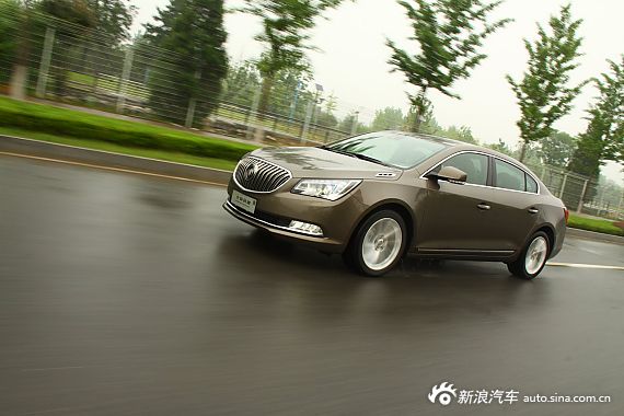 2013款君越优惠2.8万 最低售22.19万元