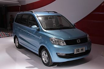 海淀区同城交友聊天室男人与女人光身子做爱最