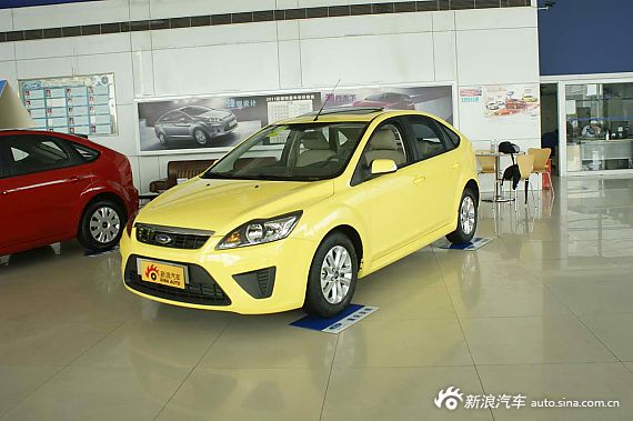 2012款福克斯经典最高优惠1万元 有现车