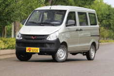 换“芯”升级 实拍五菱之光S