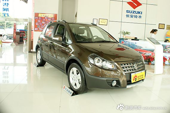 SX4锐骑最高降1.2万送礼包 置换享补贴