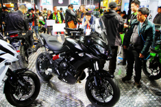 第十三届摩博会高清实拍川崎Versys650