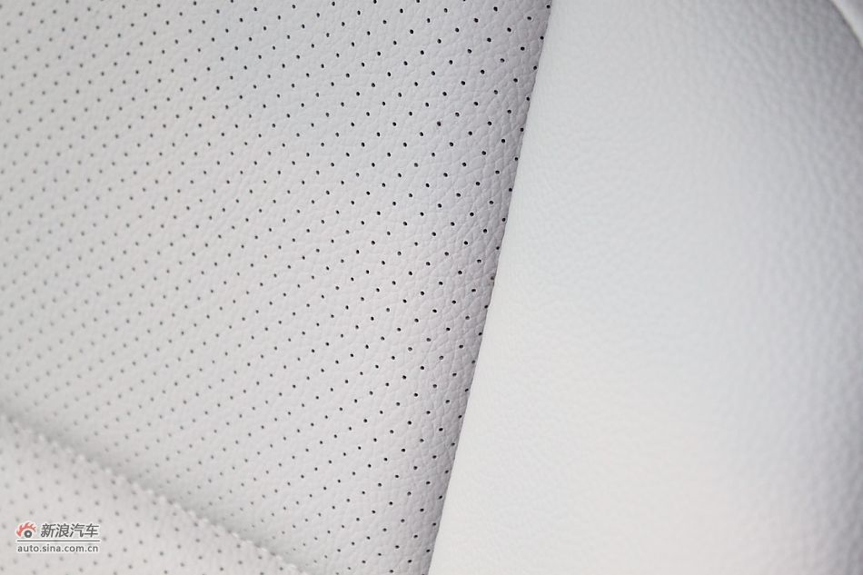 奔驰C180K经典型内饰_奔驰C级空间图片191