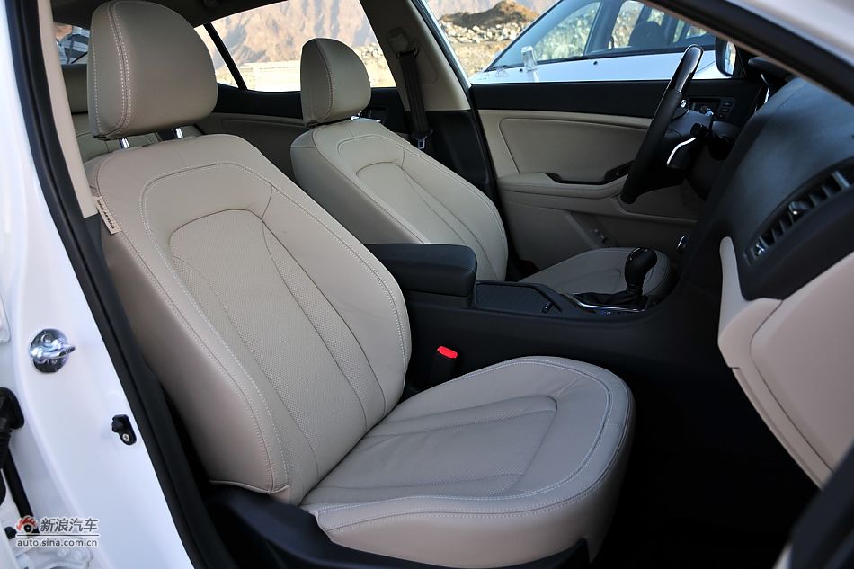 起亚K5内饰_K5图片2843980_汽车图库