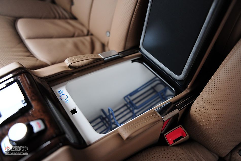 迈巴赫62内饰实拍_迈巴赫62图片2383997