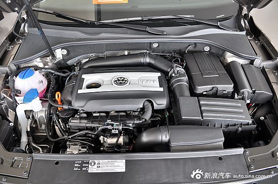 2014款帕萨特1.8T DSG御尊版