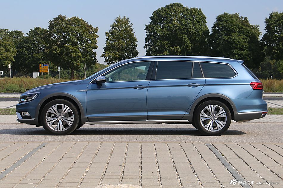 野蛮的旅行车 实拍帕萨特 Alltrack