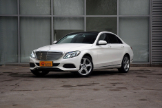 新浪汽车实拍奔驰C260L