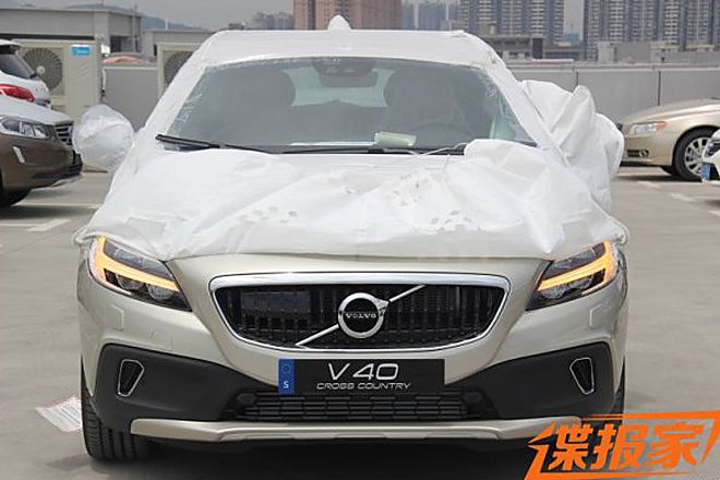 新款V40及V40跨界版实车曝光