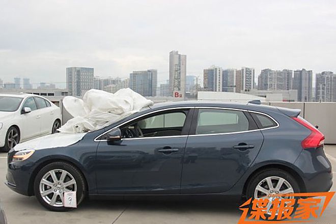 新款V40及V40跨界版实车曝光