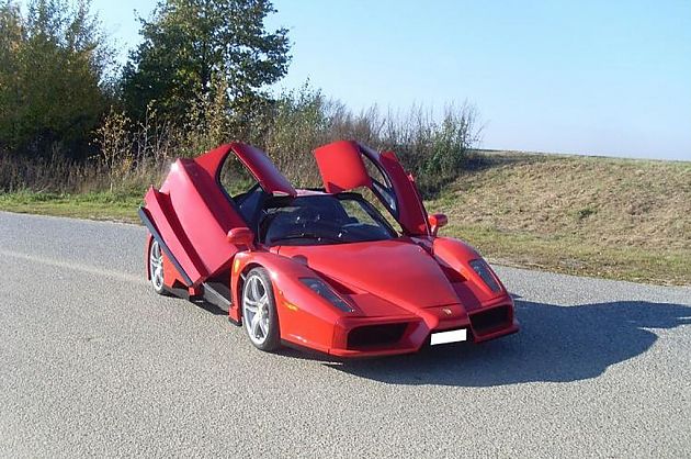 以假乱真 法拉利恩佐复刻版现身eBay