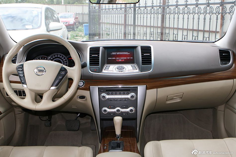 2012款天籁2.5XL-NAVI云安全版_天籁内饰图片
