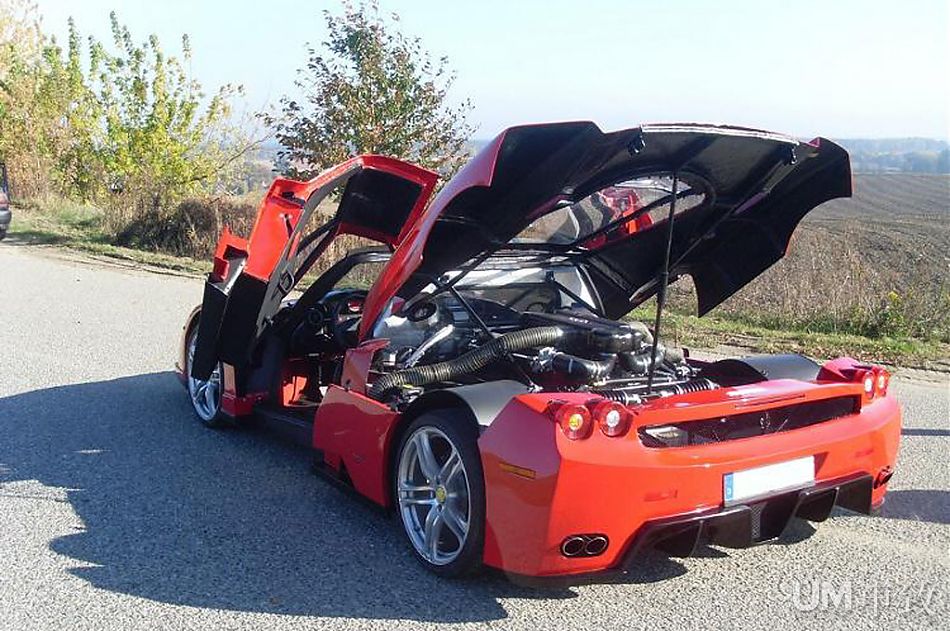 以假乱真 法拉利恩佐复刻版现身eBay_22564153_汽车图库_新浪汽车_新浪网