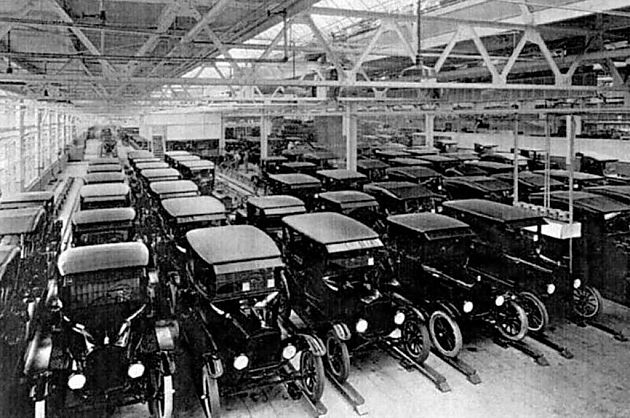 革新加冕 福特与通用的早期交锋