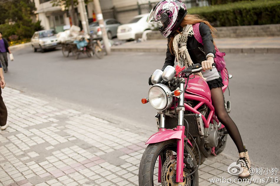 北师大机车美女粉小狞走红网络_16174184_汽