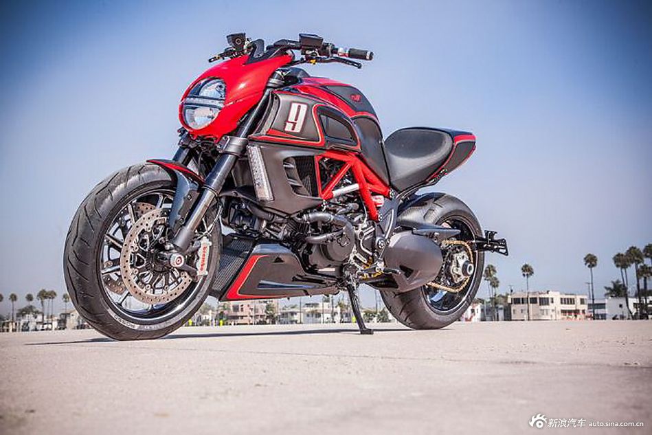 魔鬼中的魔鬼Ducati Diavel_39354288_汽车图库_新浪汽车_新浪网