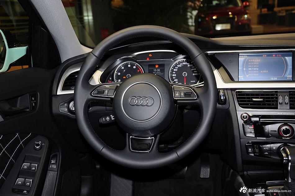 2013款奥迪A4L勒芒改装版实拍_奥迪A4L内饰