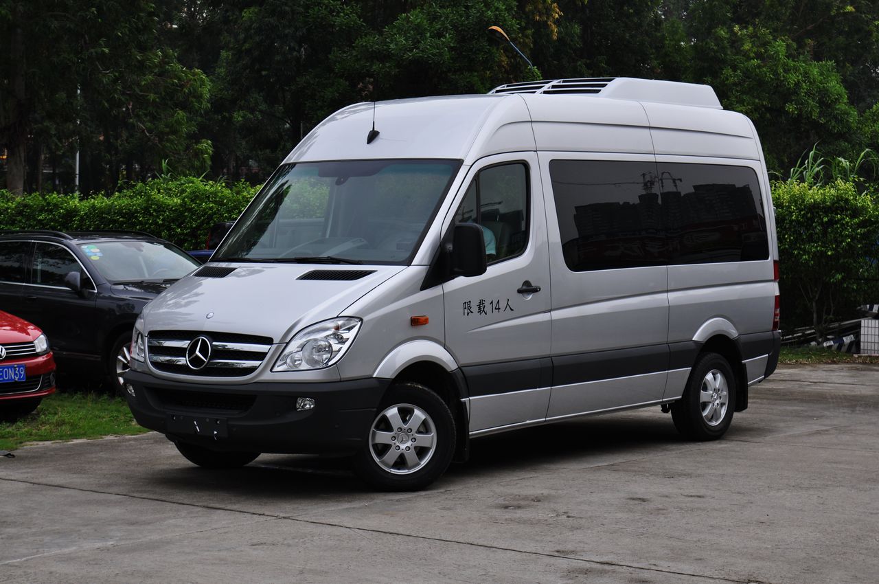 2013款凌特尊旅版外观