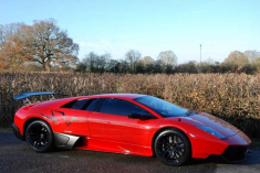 红色蝙蝠王 英国兰博基尼SV拍卖