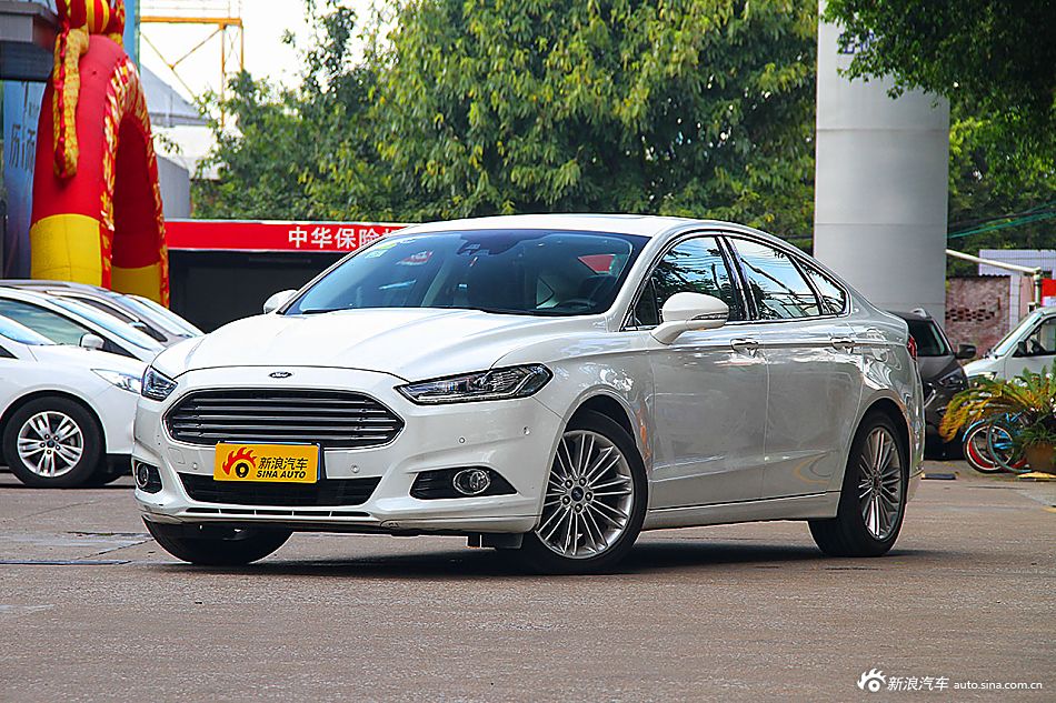 2013款蒙迪欧 2.0L GTDi240 旗舰型