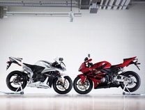 中量级跑车CBR 600RR