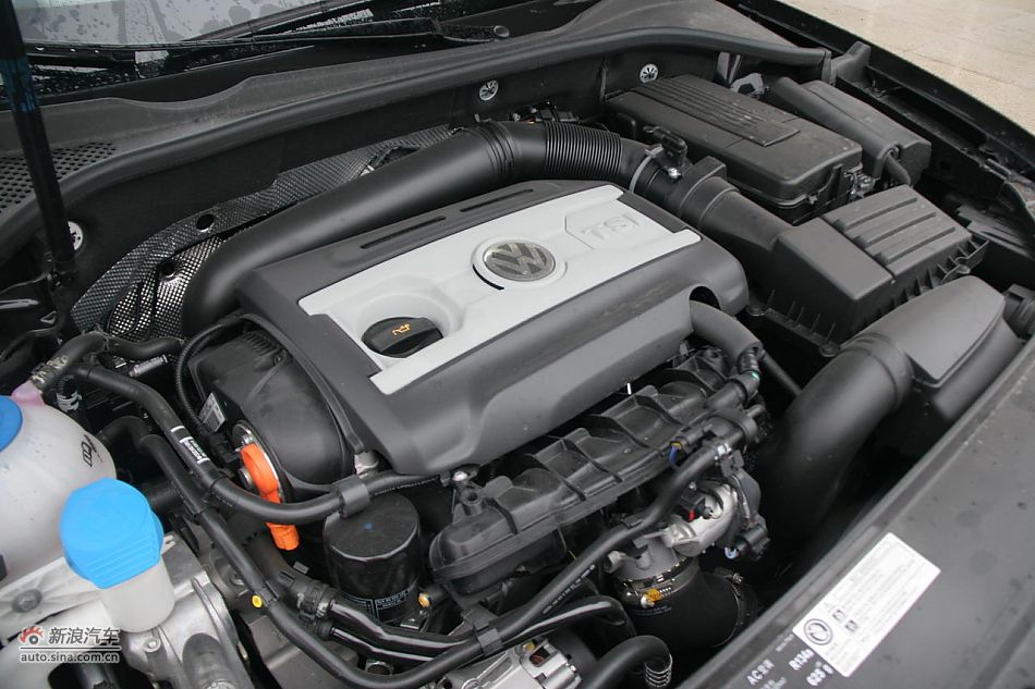 2011款帕萨特2.0T御尊版发动机和底盘_帕萨特