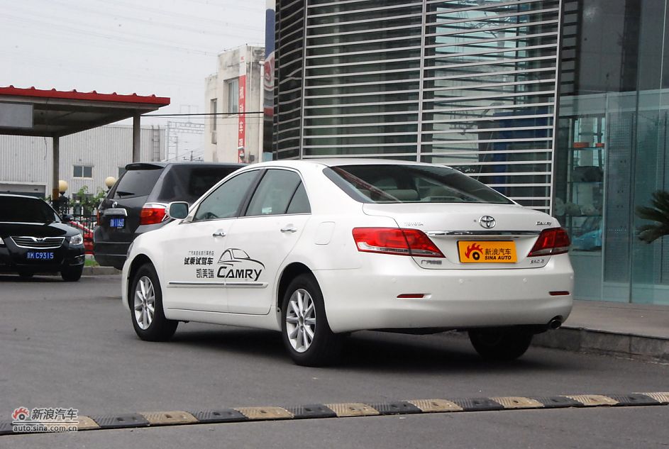 2011款广汽丰田凯美瑞纪念版_凯美瑞外观图片