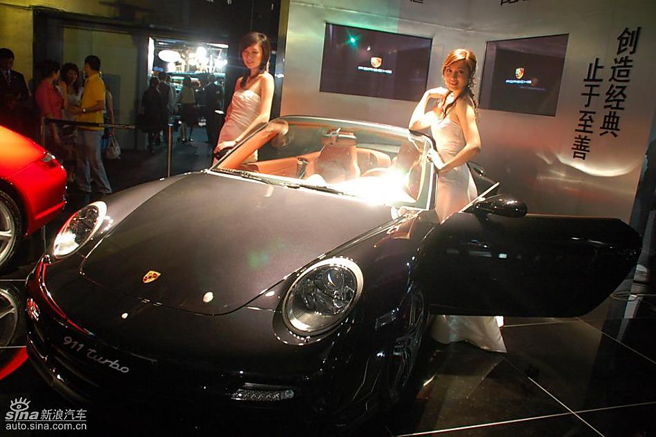 捷新<em>911</em>Turbo Cabriolet外观_<em>保时捷911图片</em>_