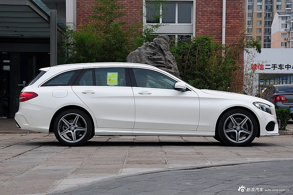 20015款奔驰C级C200旅行版