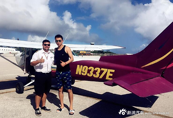 私机豪车娇妻！前恒大门神诠释完美假期