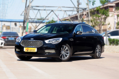 新浪汽车实拍2015款起亚K9