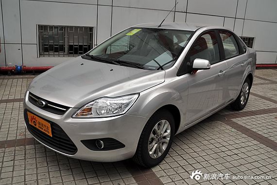 2013款福克斯优惠8千 最低售价9.18万