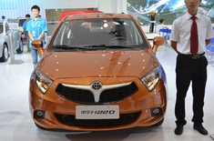 2013成都车展新车实拍：中华H220