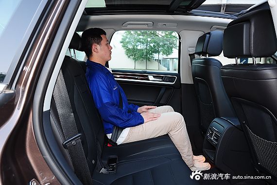 2011款途锐V6 3.0TSI汽油舒适型