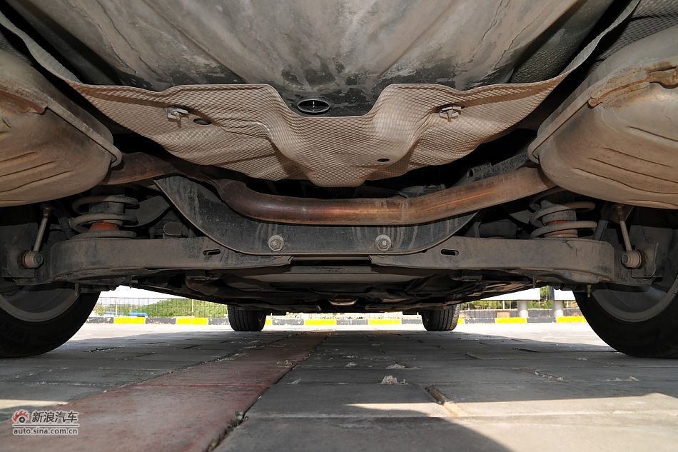 2011款蒙迪欧致胜发动机舱_蒙迪欧致胜底盘图片5684985_汽车图库_新浪汽车_新浪网