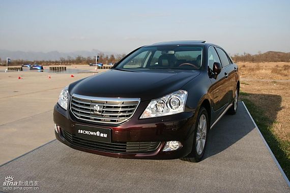 丰田皇冠最高优惠4.8万元 售29.18万起