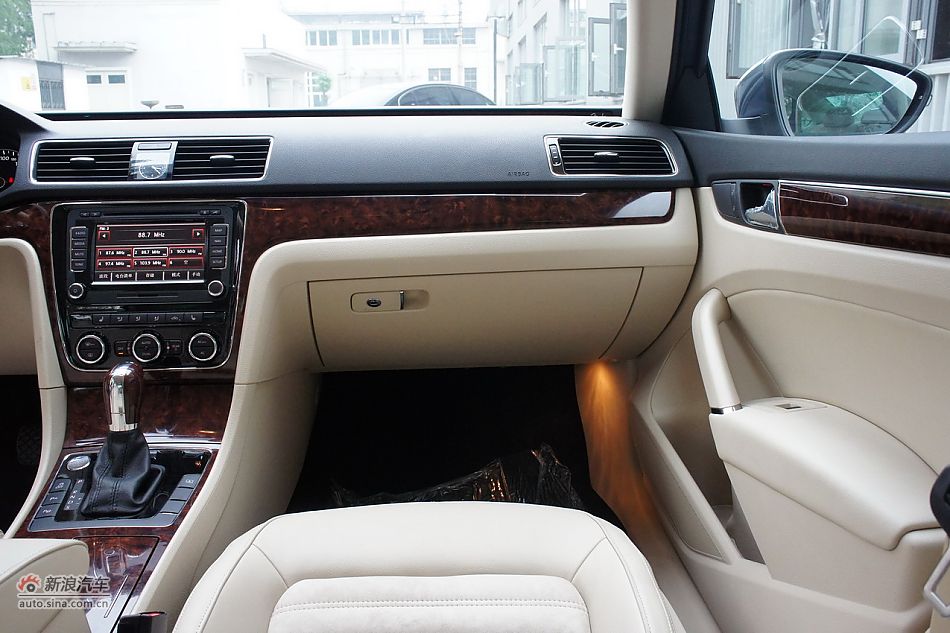 2011款帕萨特内饰_帕萨特图片5865002_汽车