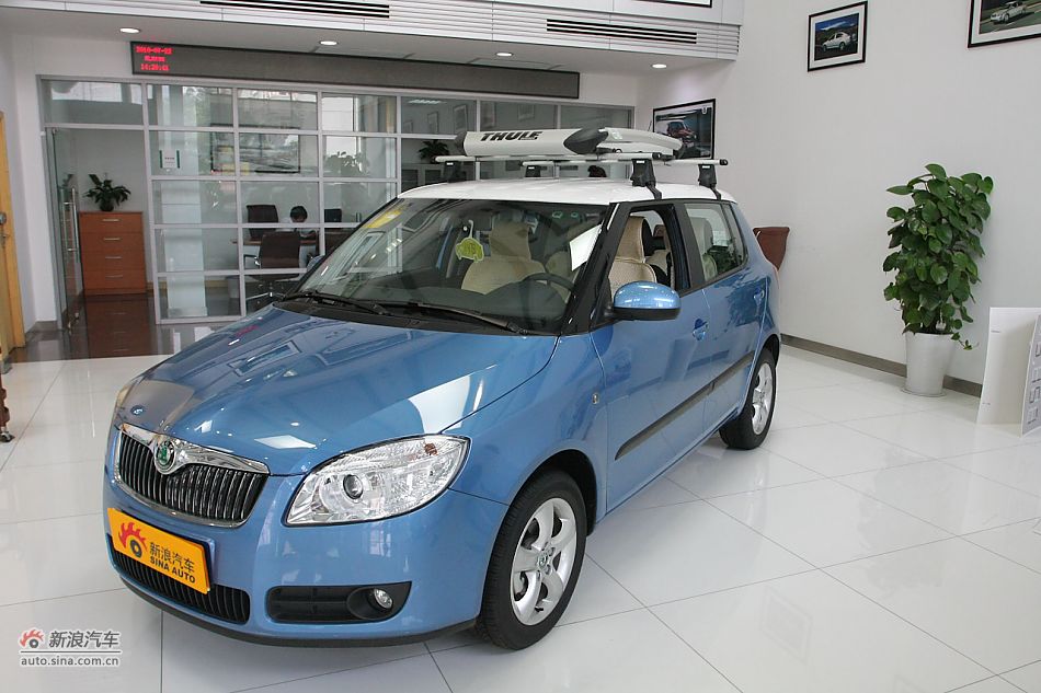 2011款晶锐1.6手动酷黑版_晶锐外观图片2685