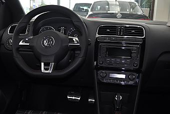2012款POLO 1.4TSI GTI极地白