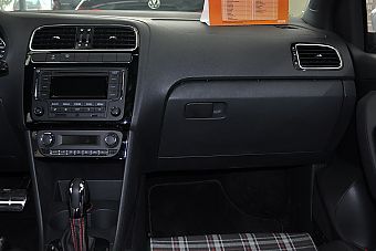 2012款POLO 1.4TSI GTI极地白