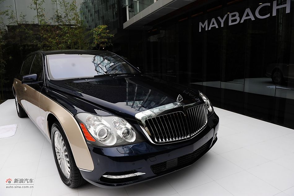 奔驰S级和迈巴赫62外观图片对比哪个好_奔驰