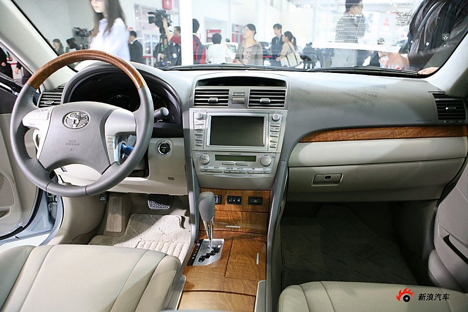 凯美瑞混合动力版_凯美瑞-混动车展图图片245